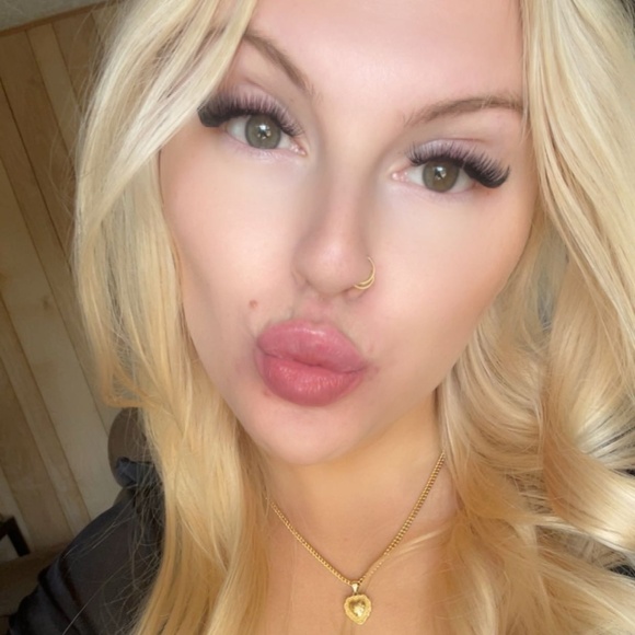 Meet your Posher, Rachael - Picture 1 of 1